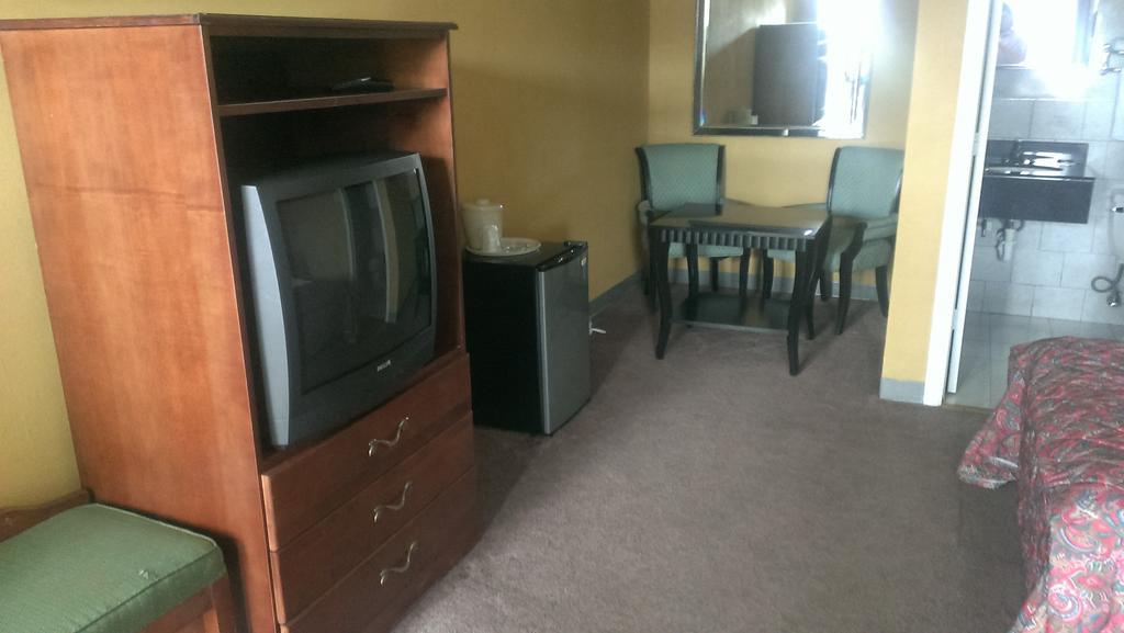 Naugatuck Motor Lodge Værelse billede