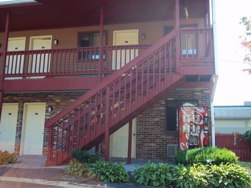 Naugatuck Motor Lodge Eksteriør billede